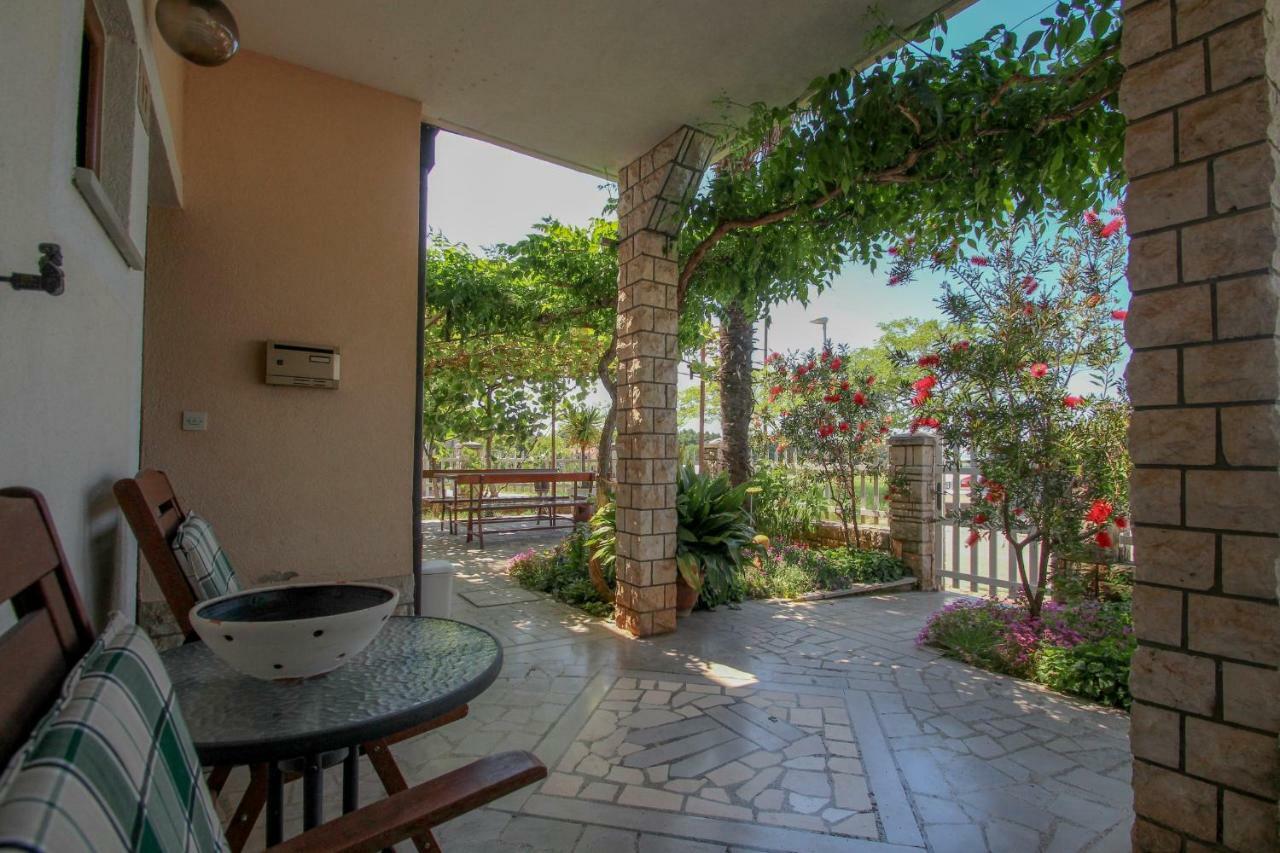 Apartment Sanja Novigrad Istria Esterno foto